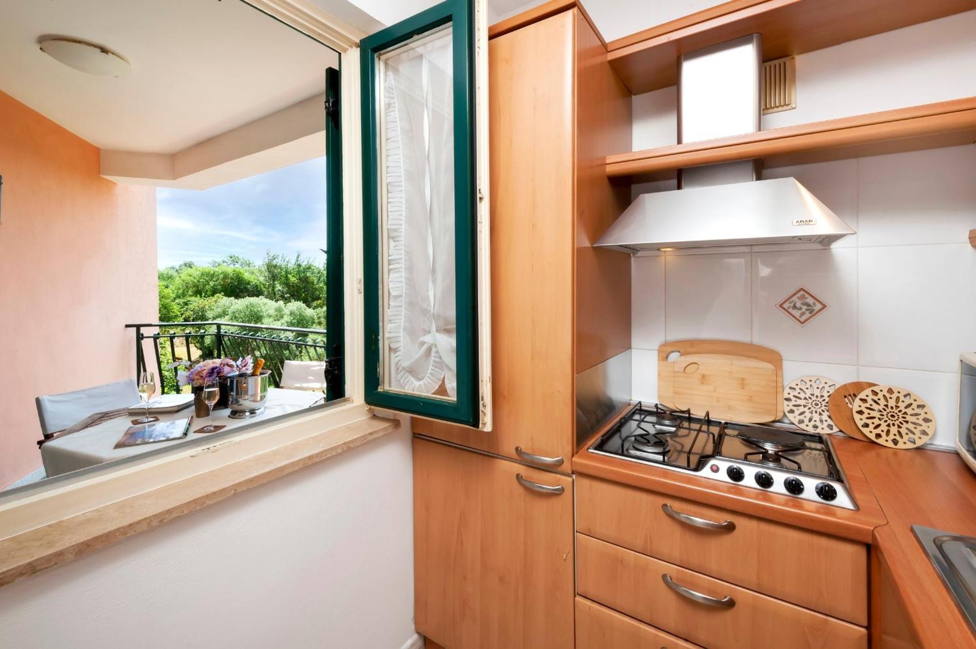 Villa Mareonda - Apartments Sussurro Ровінь Екстер'єр фото